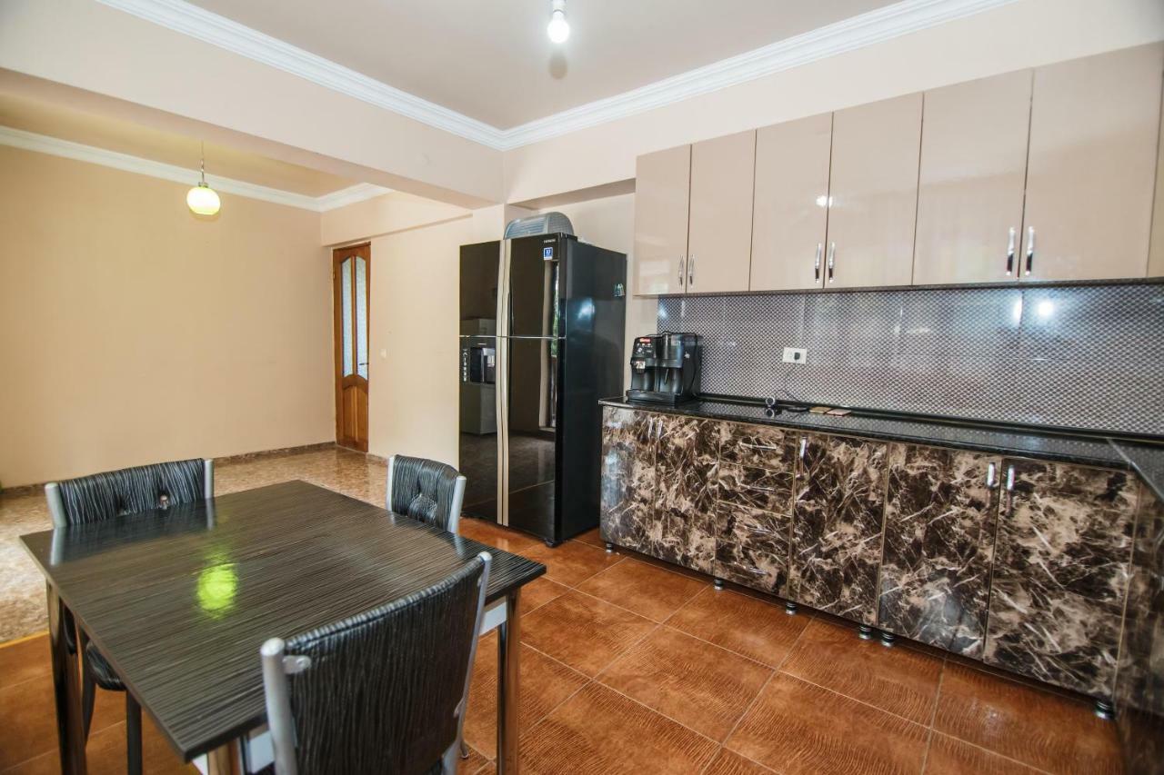 Hotel Ararat Gonio Luaran gambar